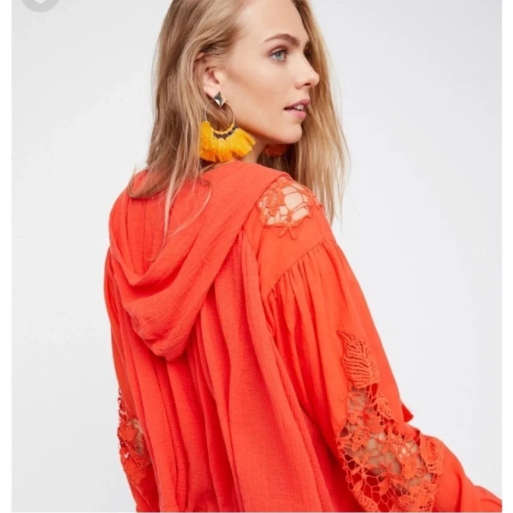 Free People Tropical Summer Red Knit Embroidered Blouse size small boho flowy